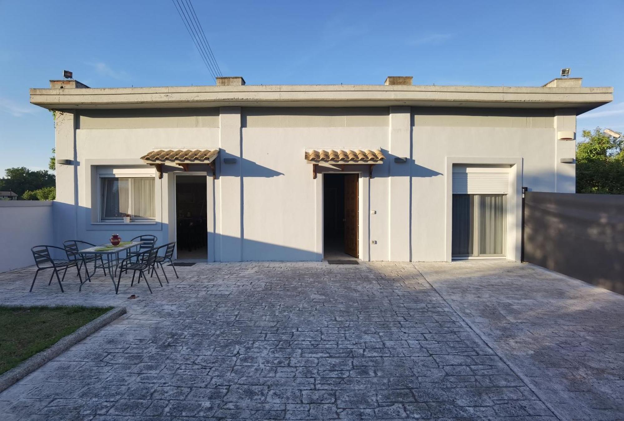 Villa Intemella Kompitsion Exterior photo